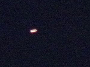 Неопознанный объект в ночном небе успел сфотографировать волжанин